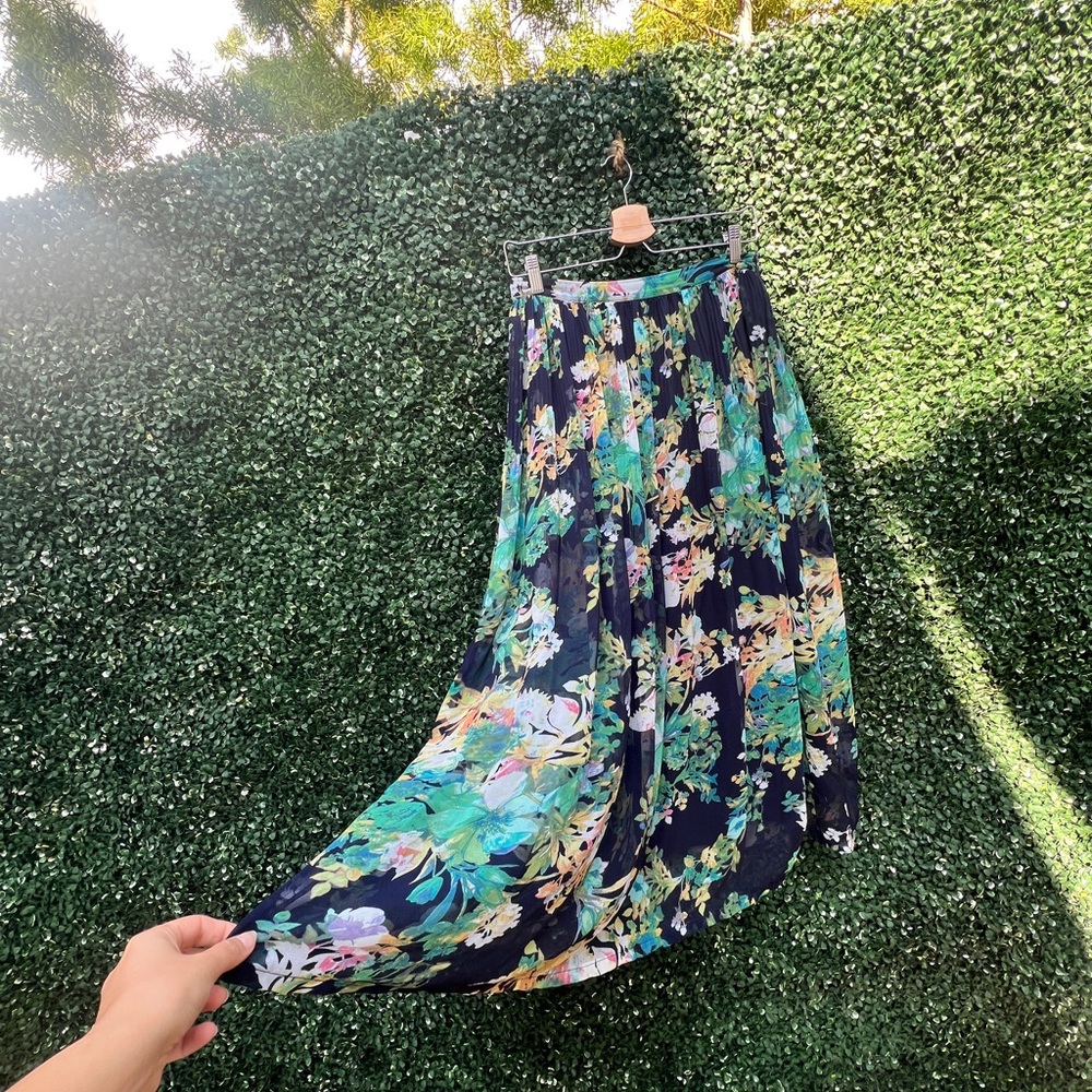 🌿 Hazel Pleated Floral Maxi Skirt | Boho Garden Print | Size S